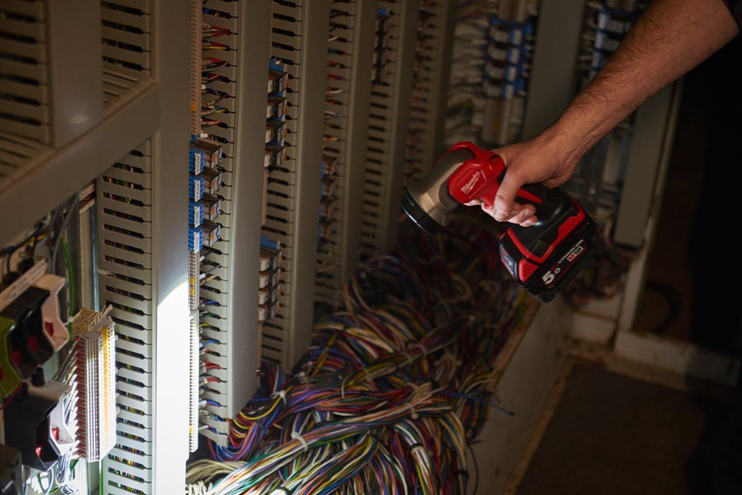 Powerpack 6 Ferramentas + 2bat 5.0Ah + Carregador + Saco Milwaukee M18 FPP6L2-502B