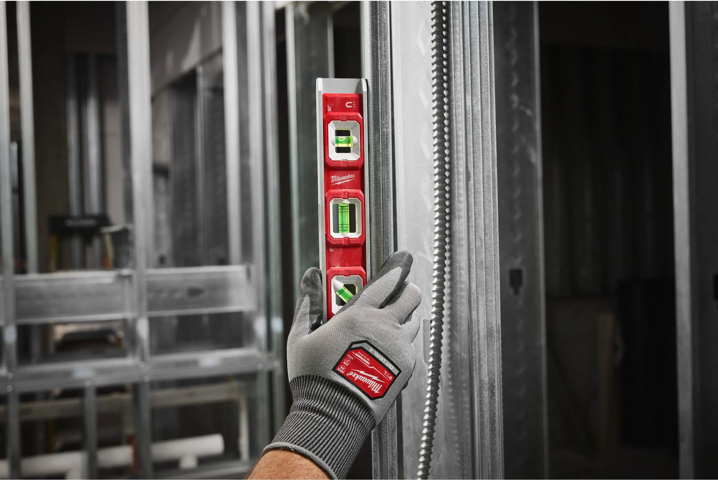 Nivel torpedo con 3 viales 25cm Milwaukee