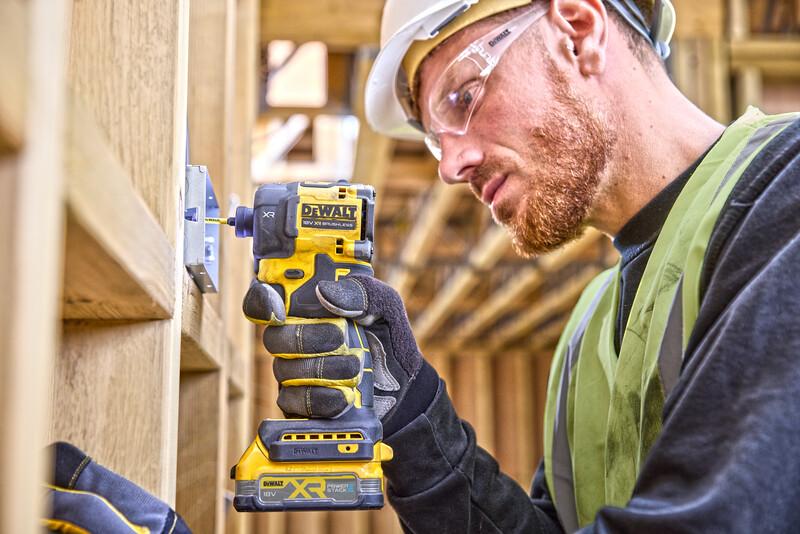 Aparafusadora de impacto hidráulica XR 18V 1/4" 56Nm Dewalt DCF870NT