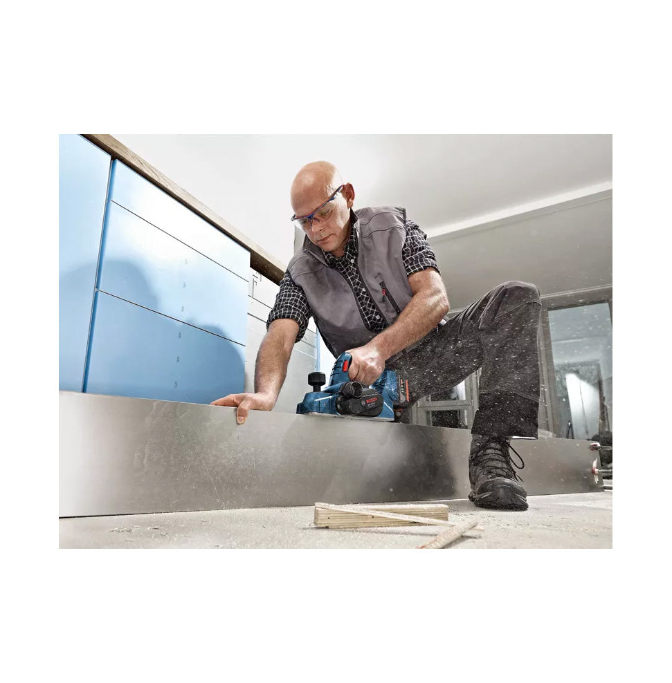 Escova a bateria 82mm 18V Bosch GHO 18V-LI