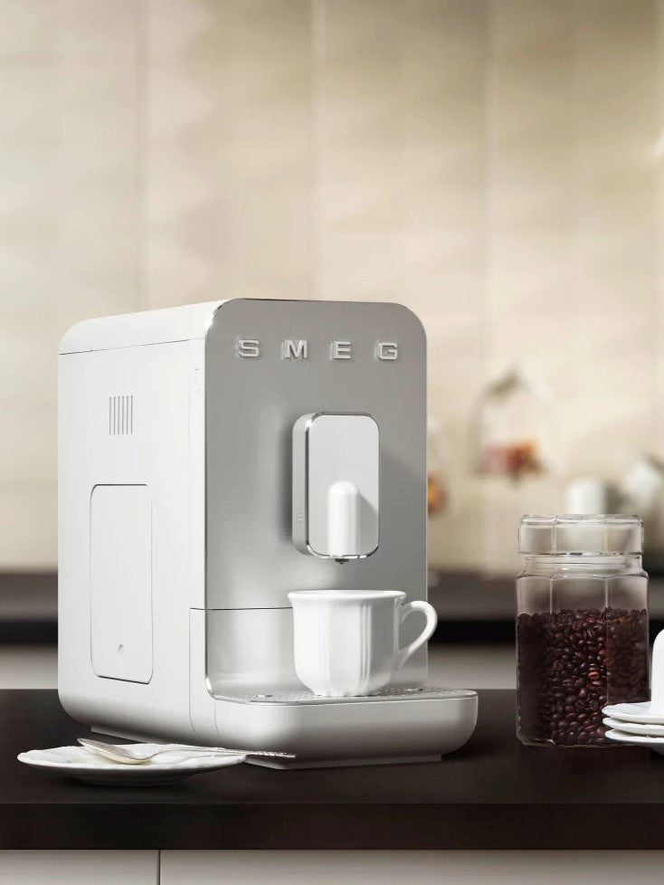 Máquina de café superautomática Smeg