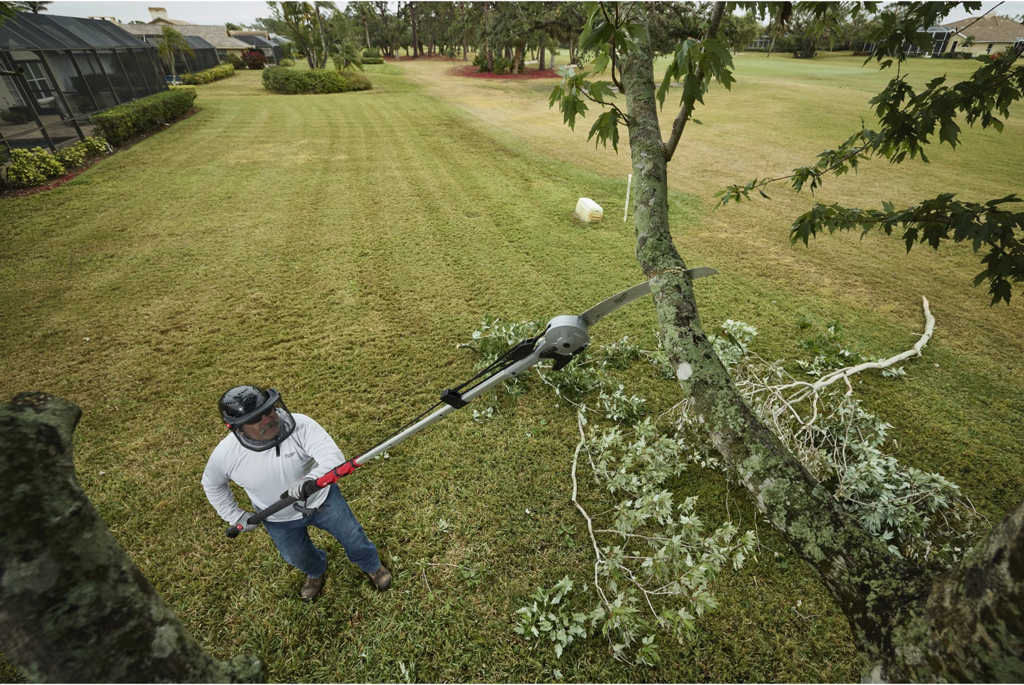 Tijera de pértiga con serrucho Milwaukee