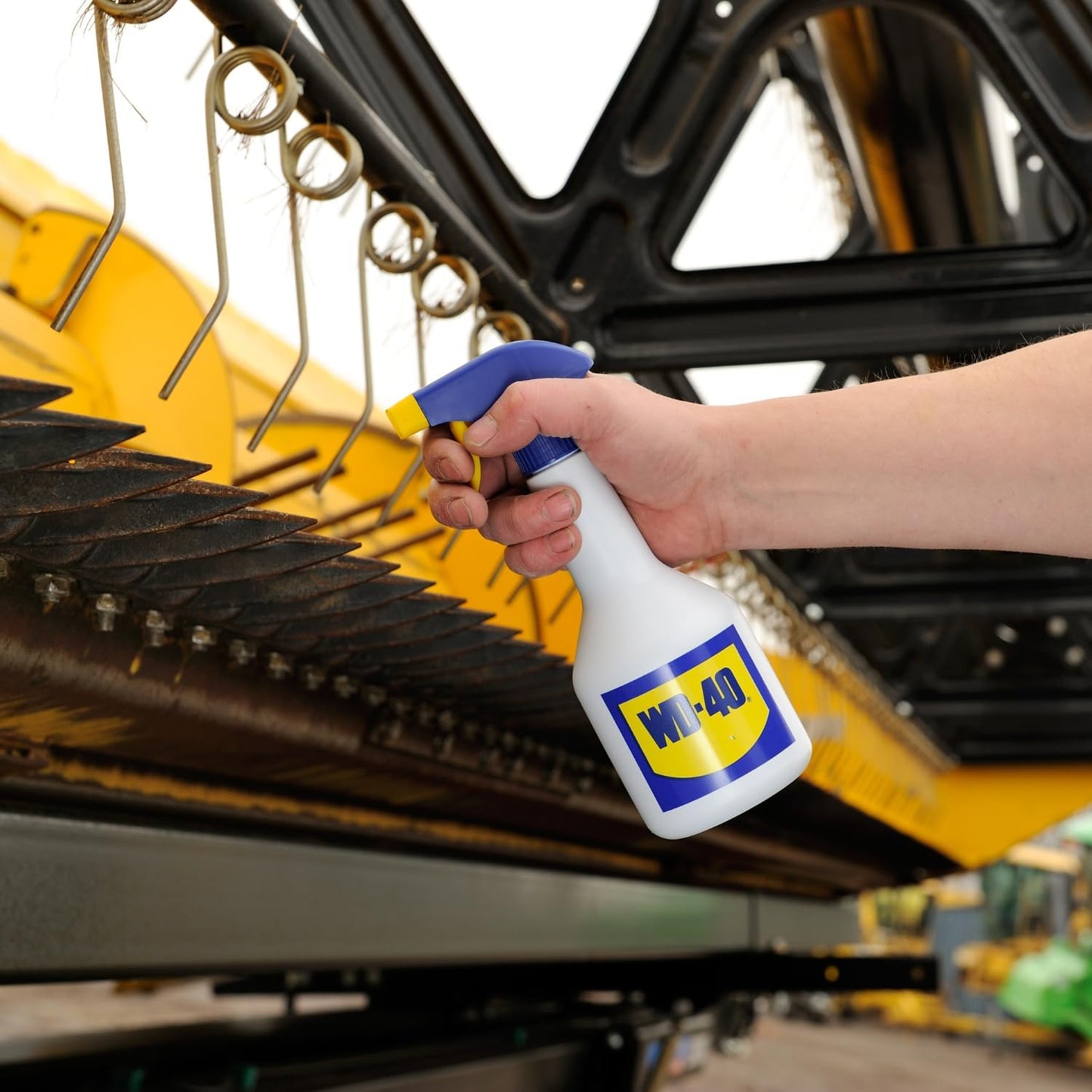 Óleo multiusos em bidão de 5 L + pulverizador WD-40