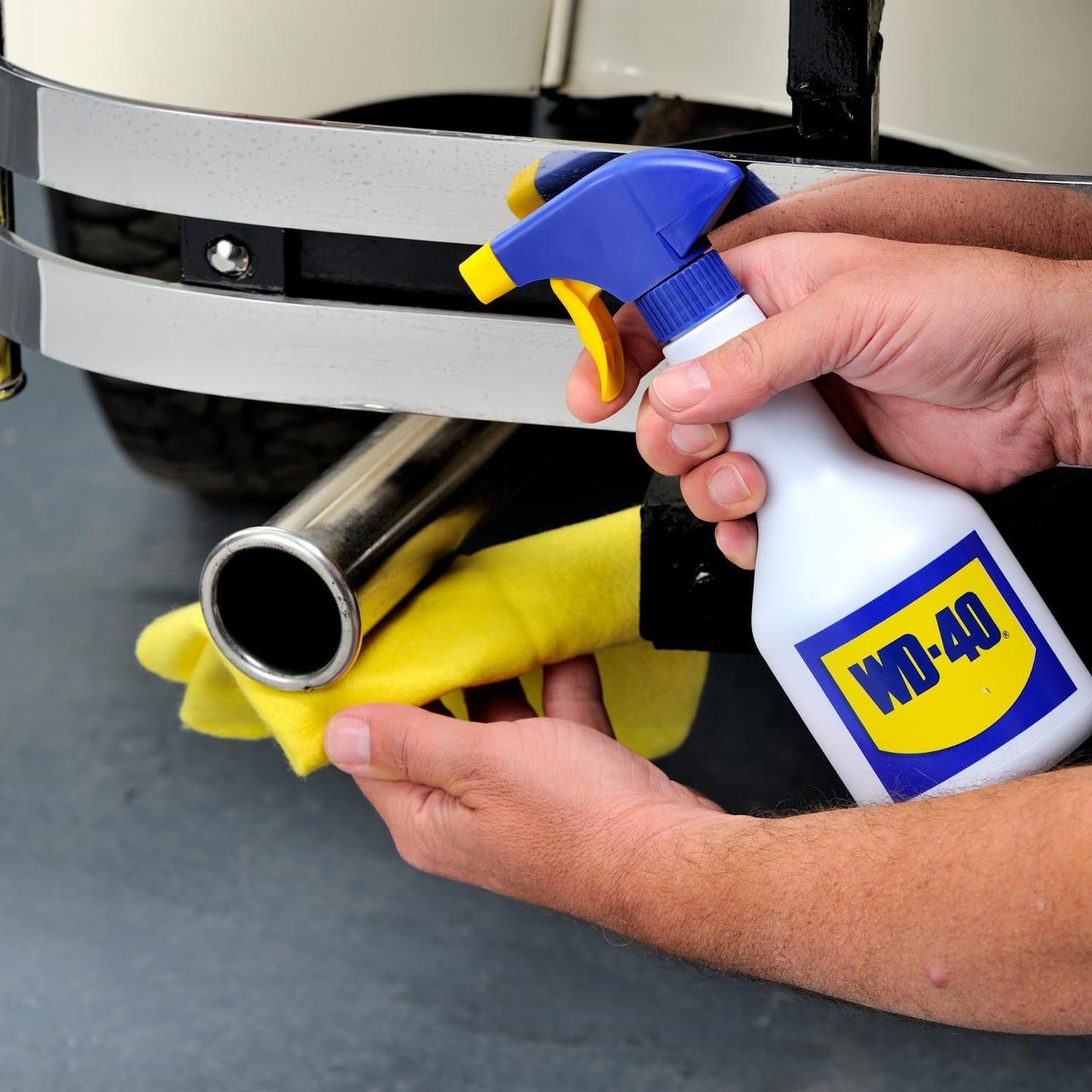 Óleo multiusos em bidão de 5 L + pulverizador WD-40