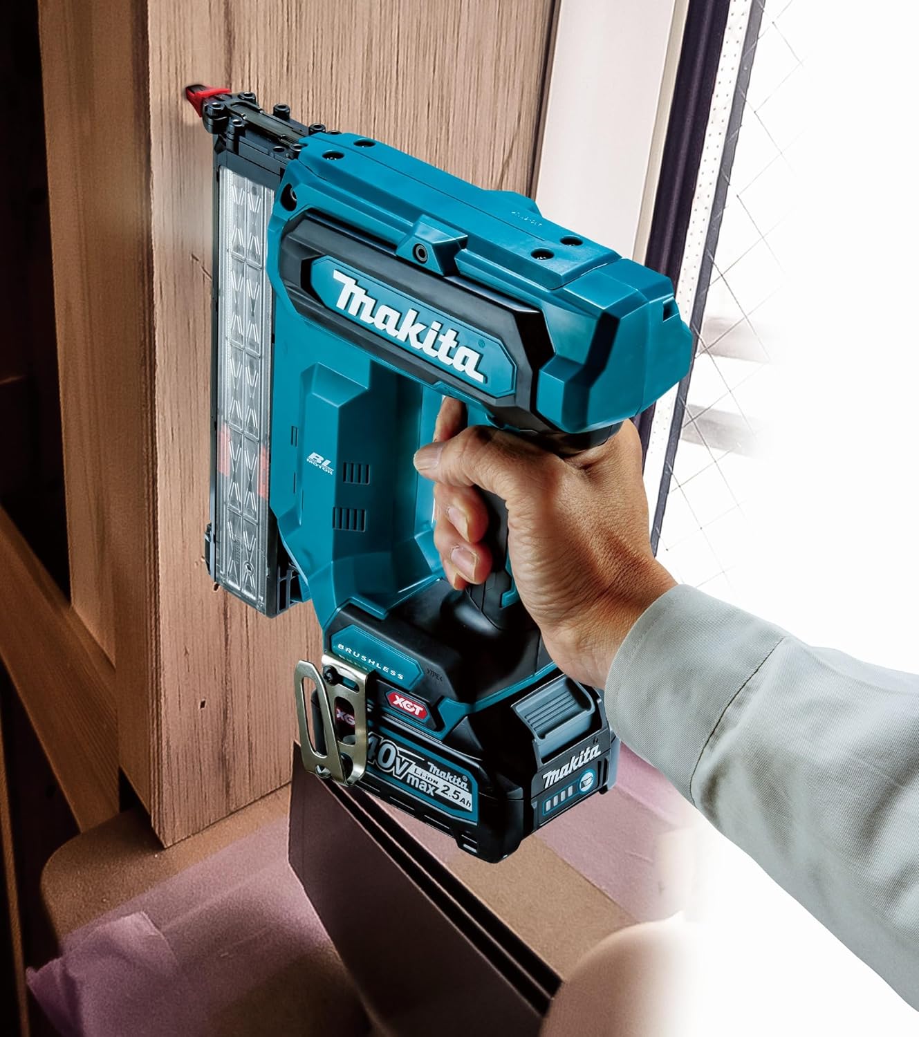 Pregador pneumático Makita FN001GZ 40V XGT