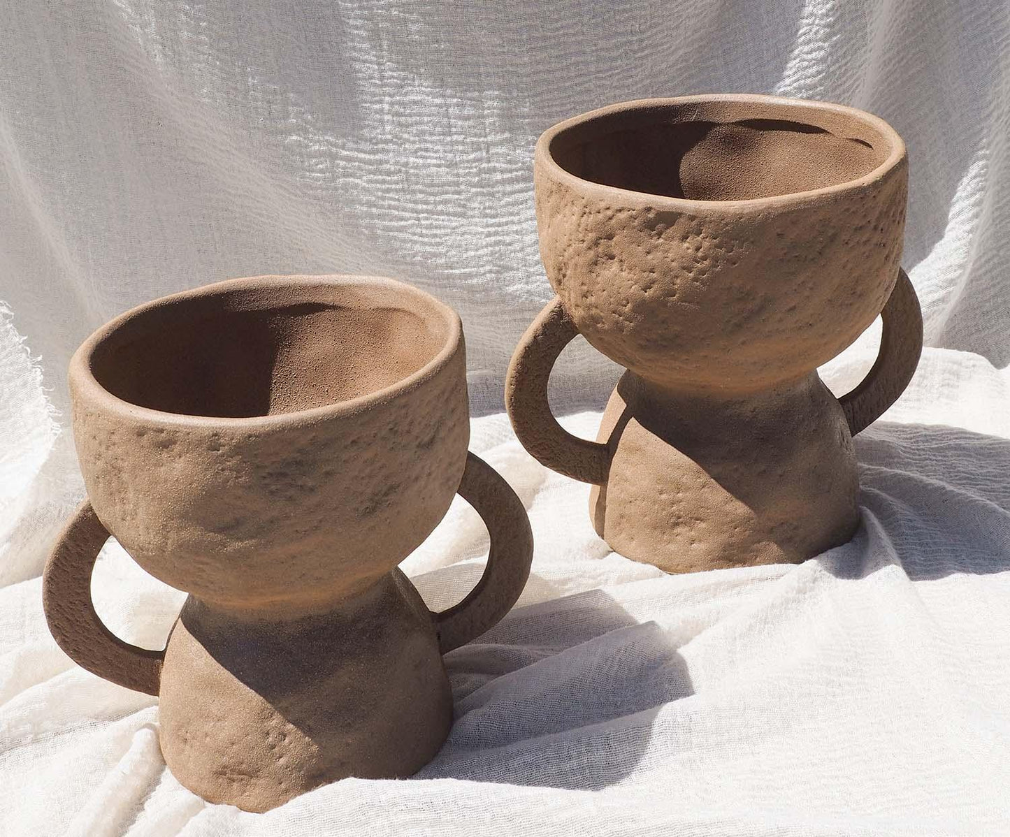 Vaso troféu em cerâmica castanha Migori Andrea House