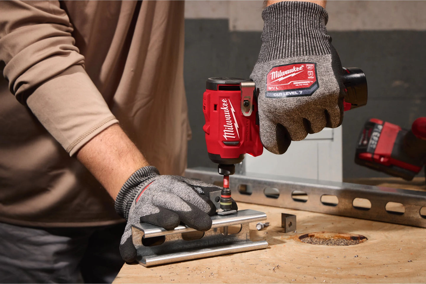 Chave de impacto subcompacta M12, 1/4" hexagonal, 124 Nm, Milwaukee M12 BLIDRC-0