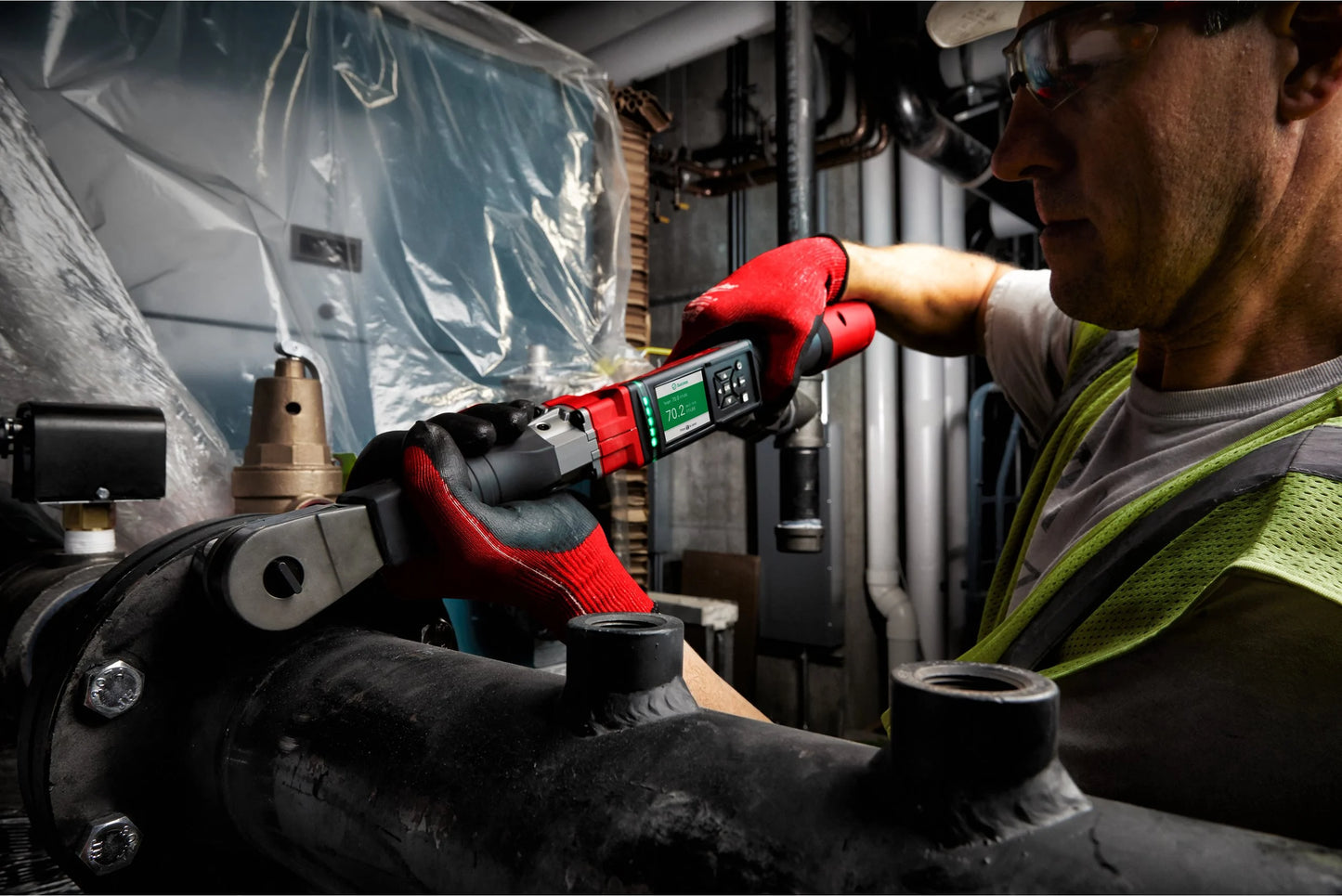 Chave dinamométrica de catraca M12 Fuel One-Key 1/2" com bateria + carregador + mala Milwaukee M12 ONEFTR12-201C