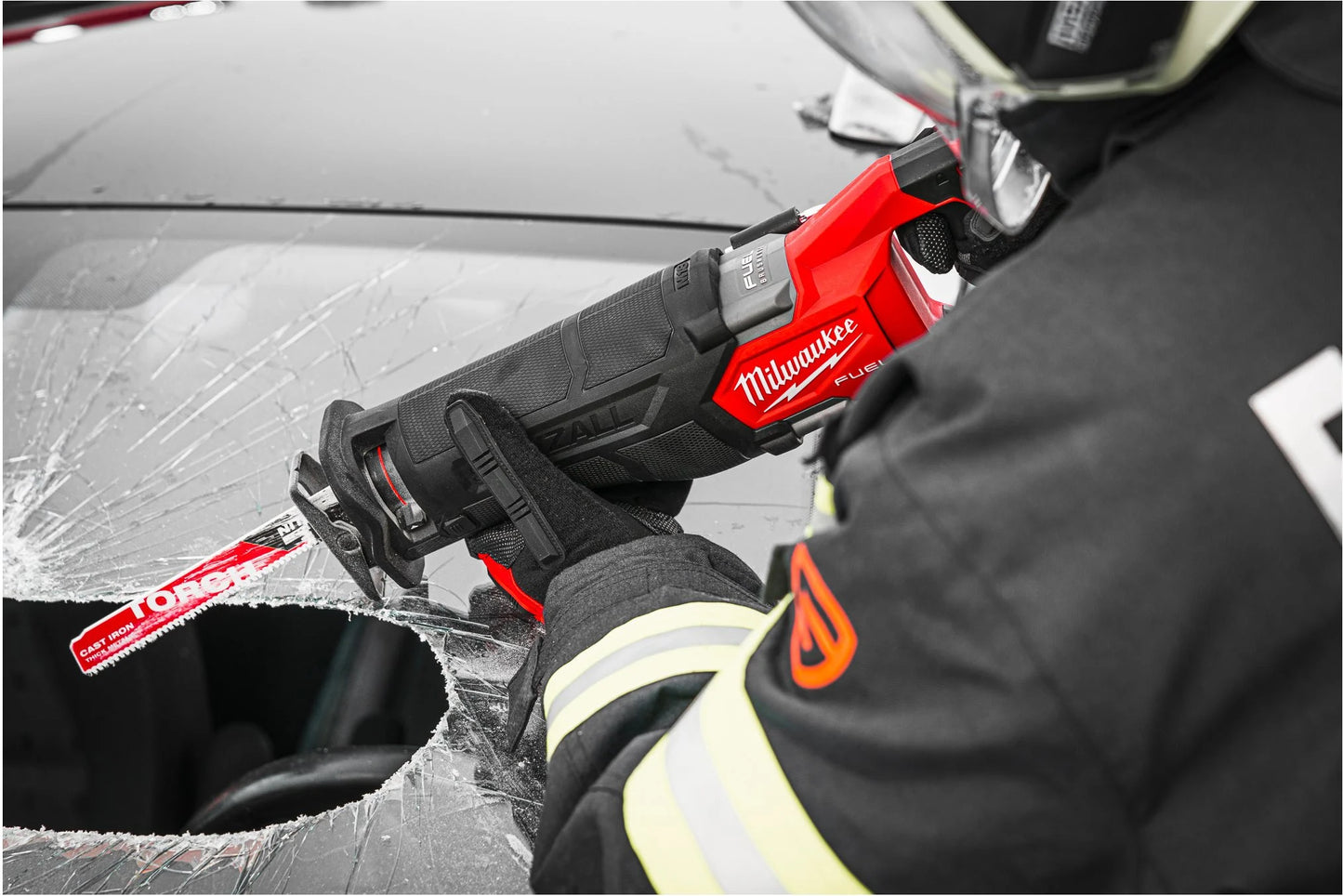 Serra de zibelina M18 Combustível + 2bat 5Ah + Carregador + Maletín Milwaukee M18 FSZ-502X