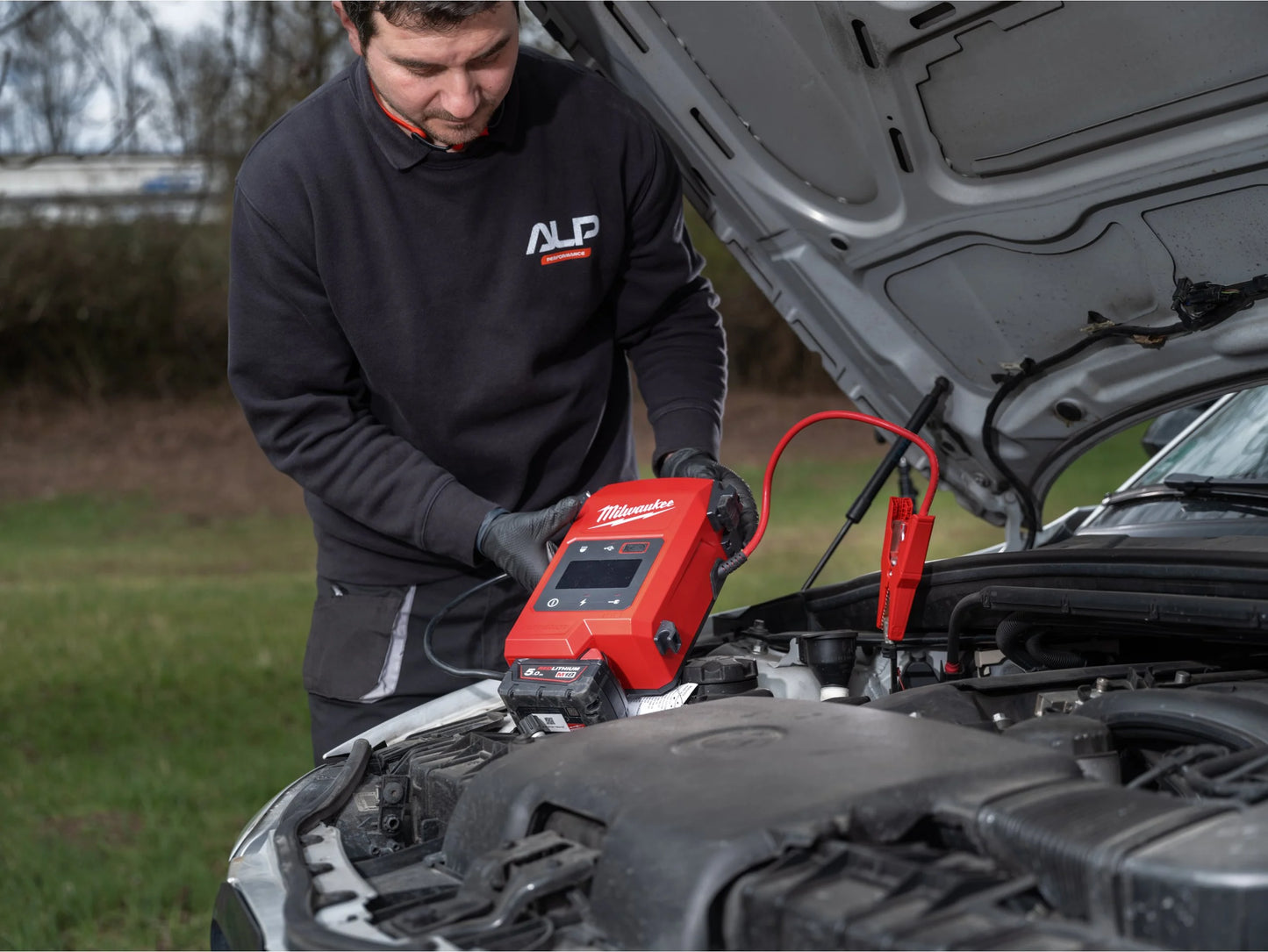 Arrancador para veículo M18 2.000A Milwaukee