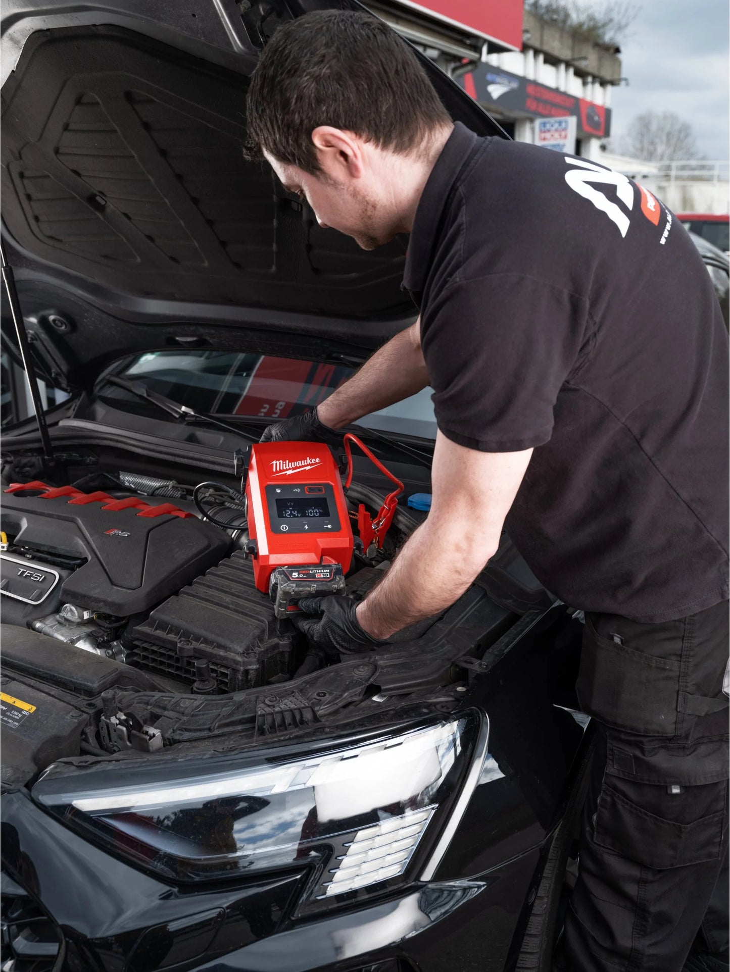 Arrancador para veículo M18 2.000A Milwaukee