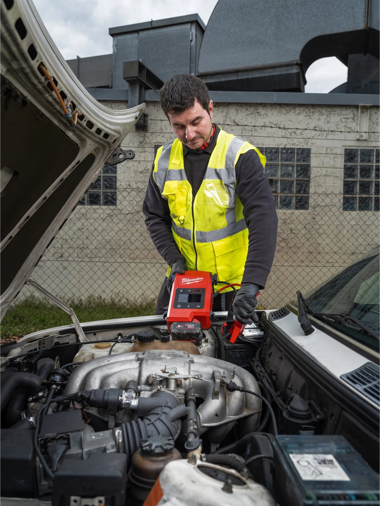 Arrancador para veículo M18 2.000A Milwaukee