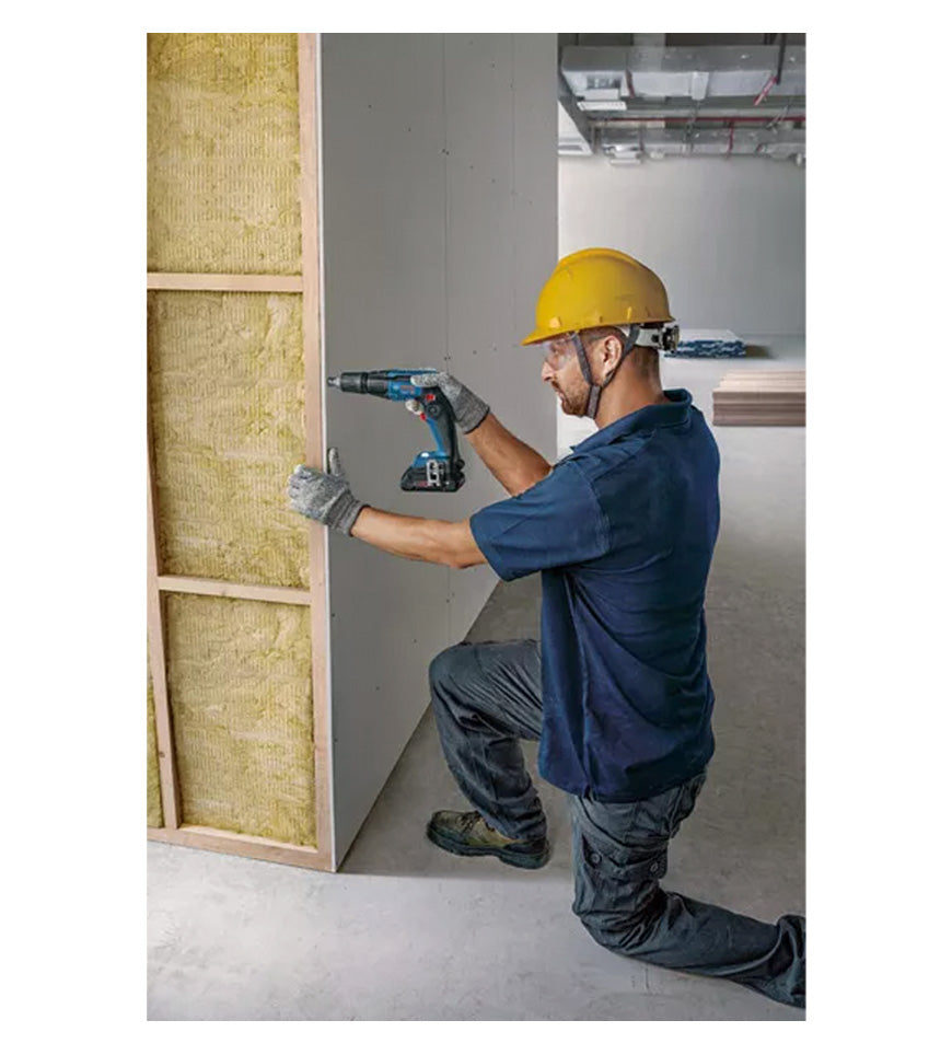 Aparafusadora a bateria para placas de gesso 18V 2bat 4Ah + carregador + mala de transporte Bosh GTB 18V-45