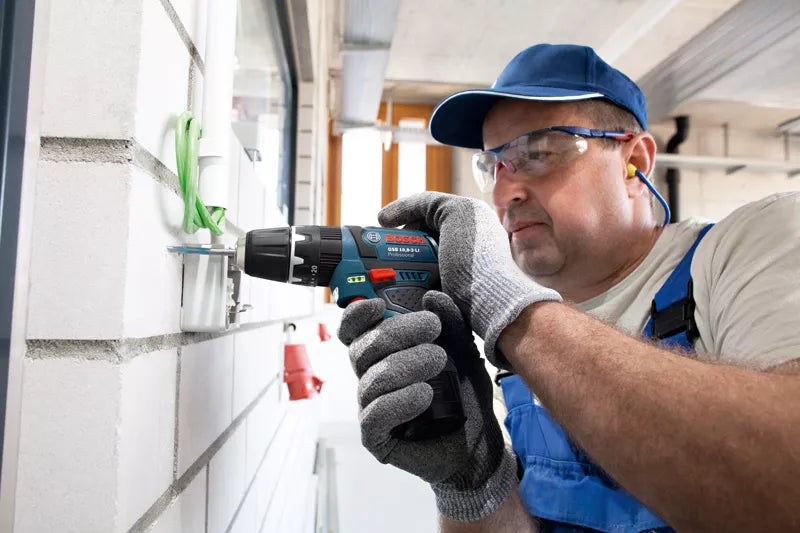 Berbequim GSB 12V-15 + bateria 2Ah + conjunto de 25 bits + carregador Bosch